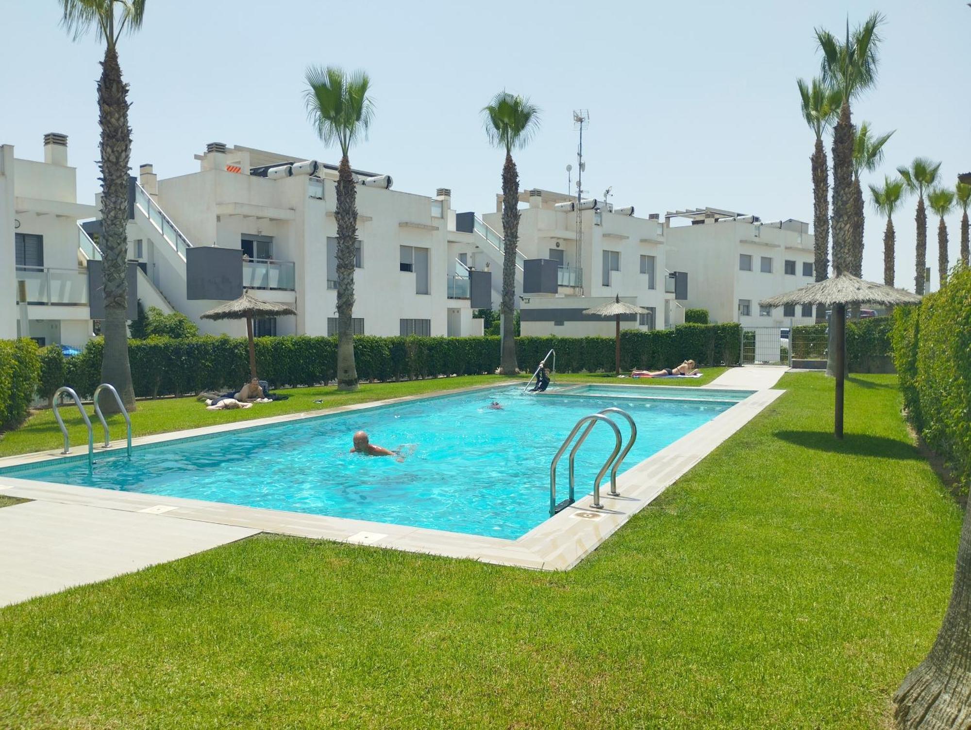 Bungalow En Punta Prima 2 Dormitorios Y Piscina Торрев'єха Екстер'єр фото